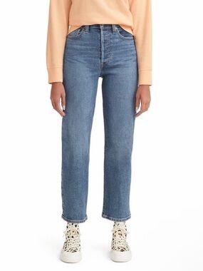Levi's Ribcage Straight Ankle Jeans in Medium Blue Wash